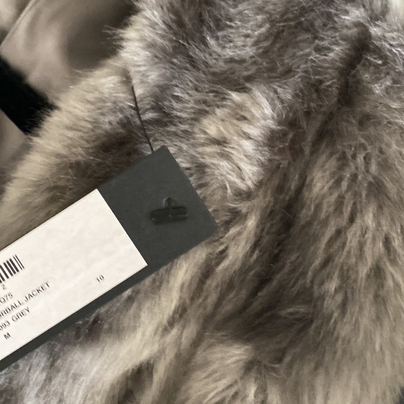 Isda & Co. size medium grey fur ball jacket - Picture 7 of 8